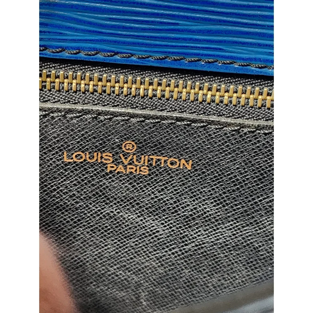 LOUIS VUITTON Epi Saint Cloud GM Shoulder Bag Blue